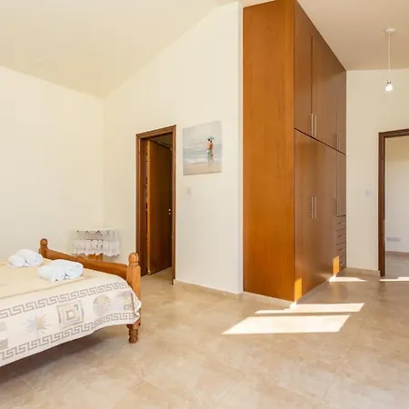Hector Beach Villa Polis
