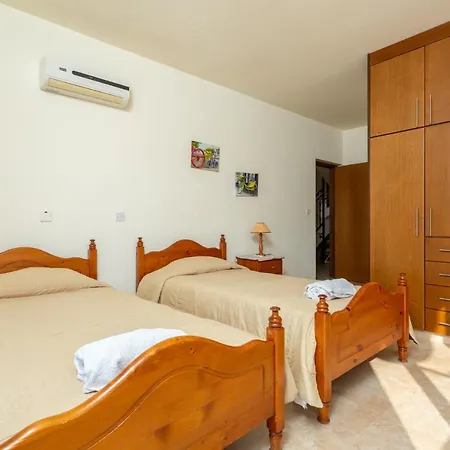 Villa Hector Beach Polis